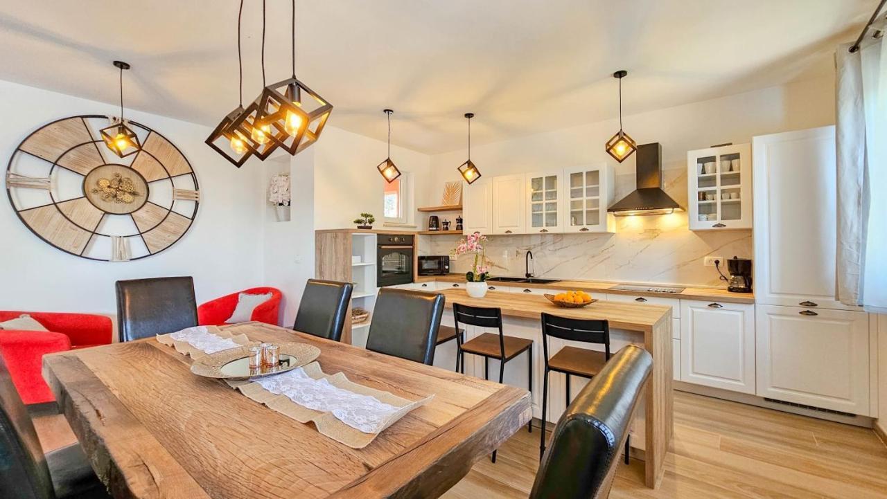 Casa Gojtan Villa Karigador Eksteriør bilde